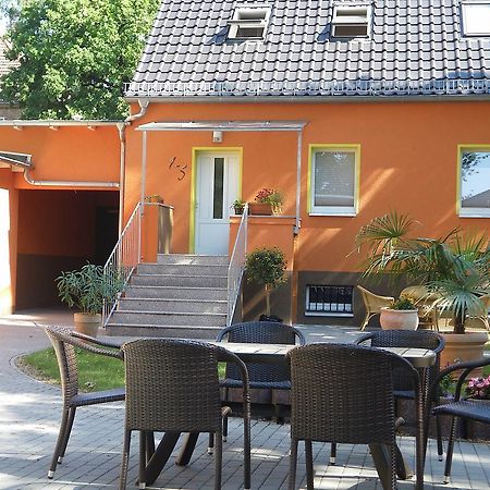 Pension Am Findling Potsdam Exteriör bild